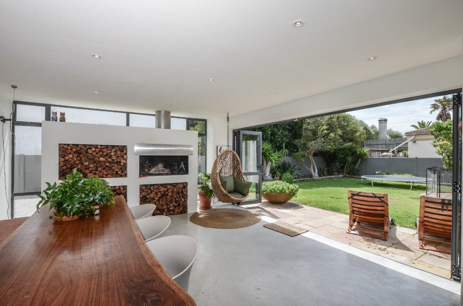 4 Bedroom Property for Sale in Sunset Beach Western Cape